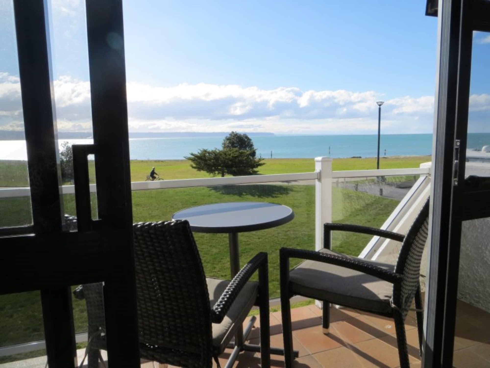 Harbour View Motel On Ahuriri Beach In Napier Nz With Sea View Suites Экстерьер фото
