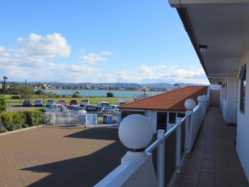 Harbour View Motel On Ahuriri Beach In Napier Nz With Sea View Suites Экстерьер фото